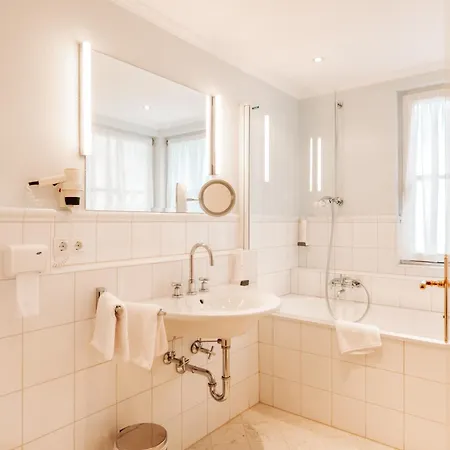Hubertus Boutiquehotel Hotell 4*